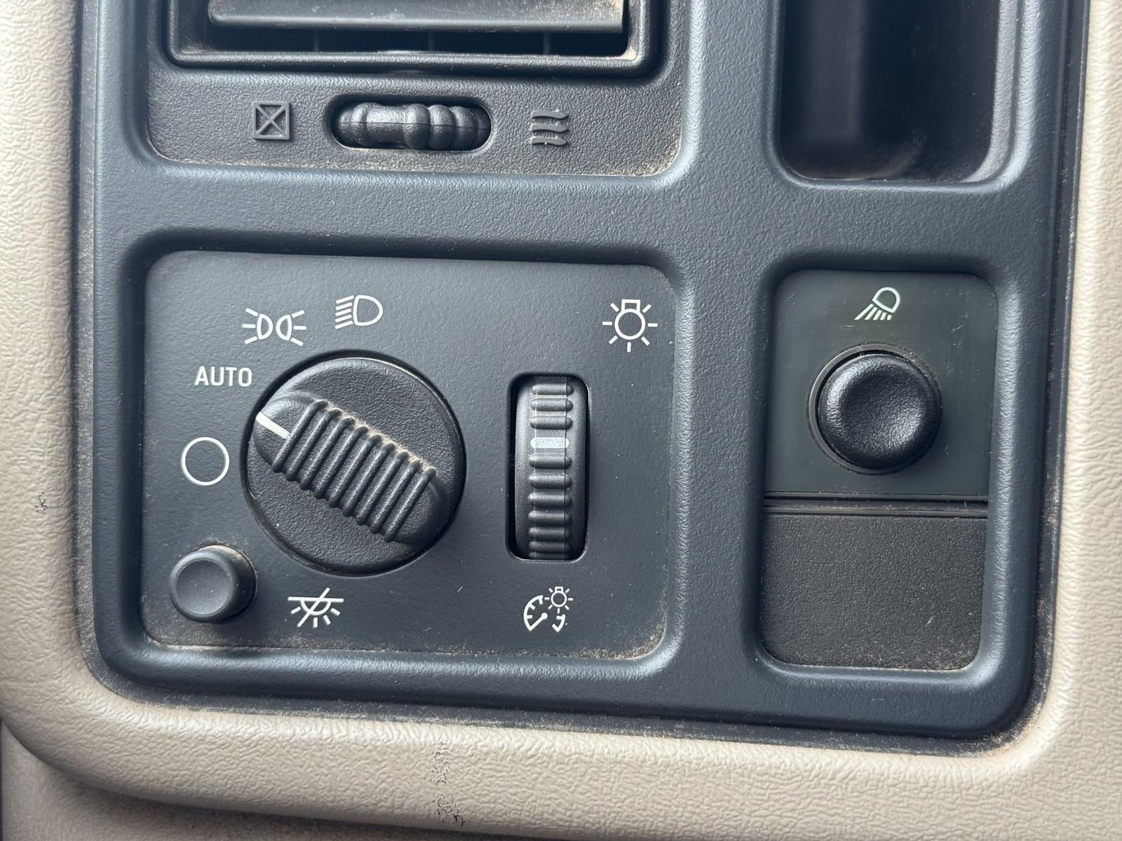 2004 Chevrolet Silverado 2500HD LS