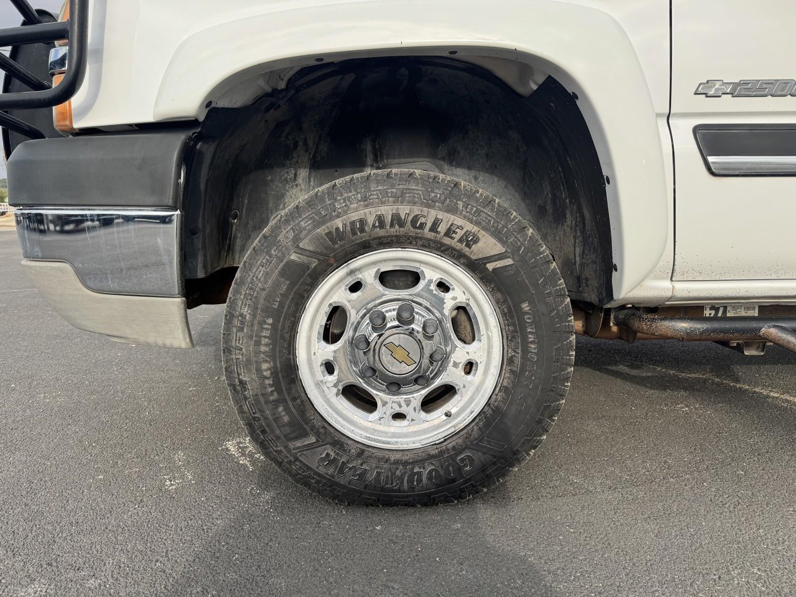2004 Chevrolet Silverado 2500HD LS