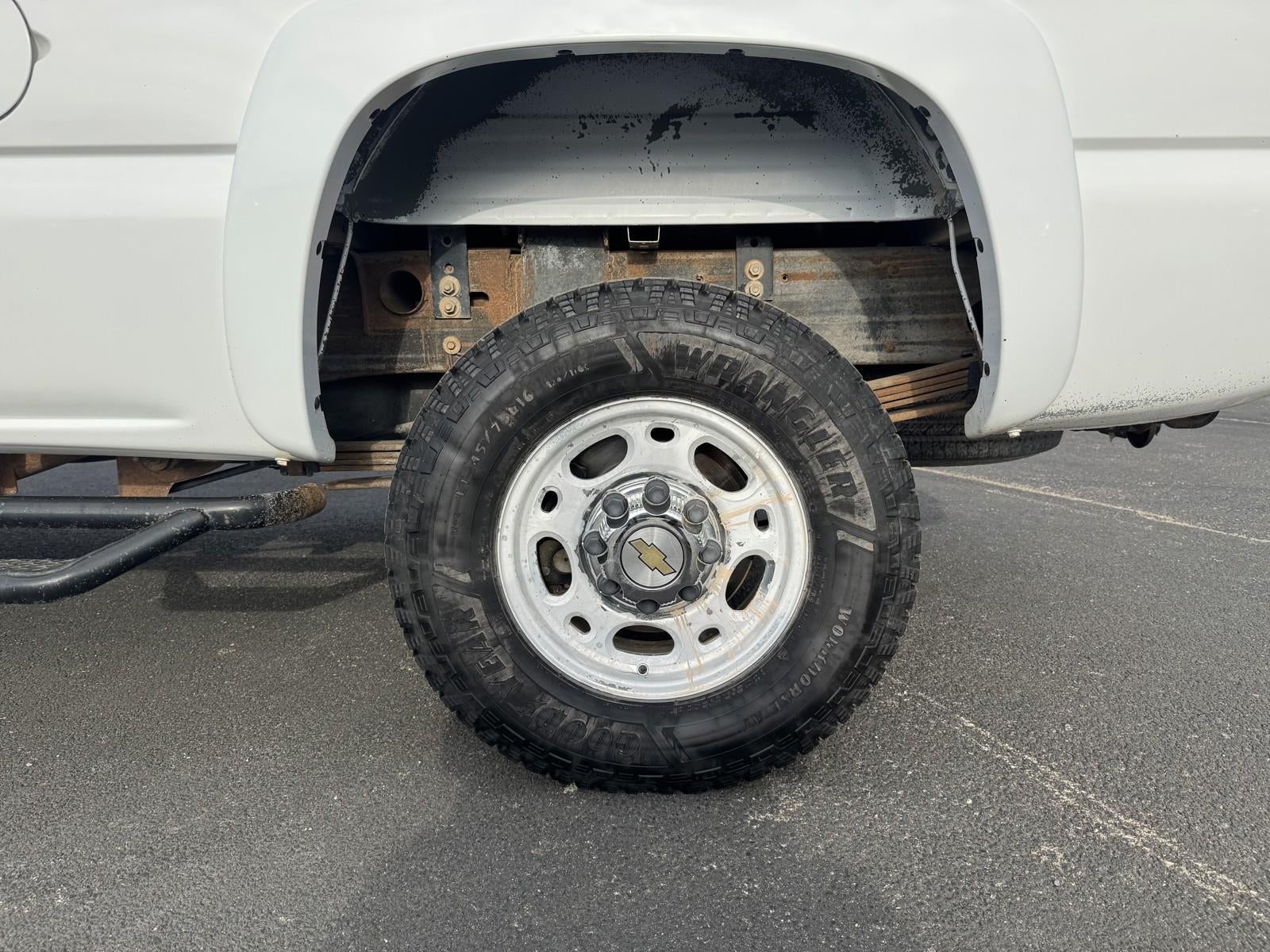 2004 Chevrolet Silverado 2500HD LS