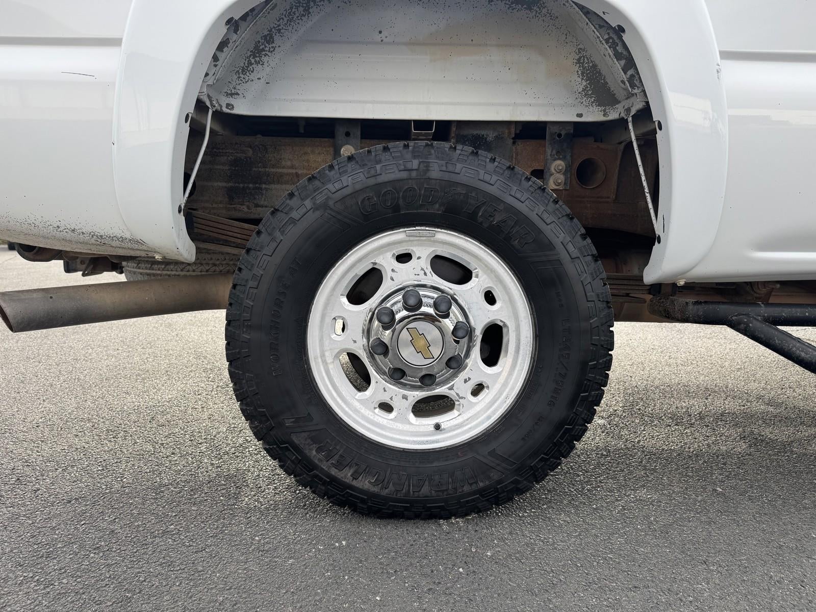 2004 Chevrolet Silverado 2500HD LS