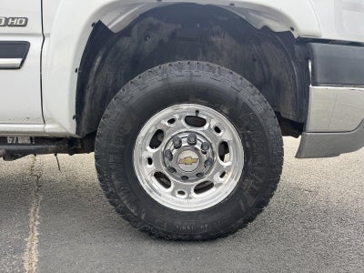 2004 Chevrolet Silverado 2500HD LS