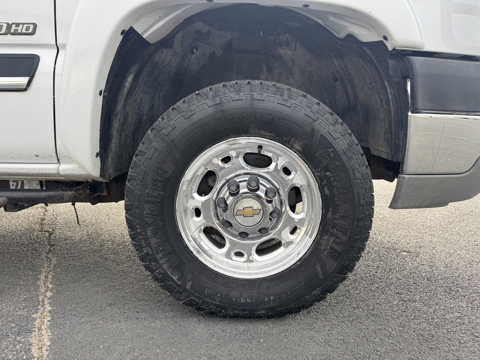 2004 Chevrolet Silverado 2500HD LS