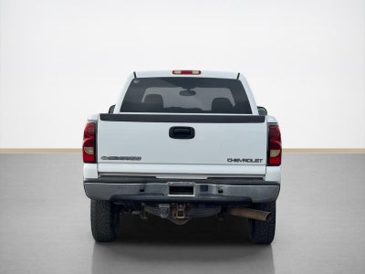 2004 Chevrolet Silverado 2500HD LS