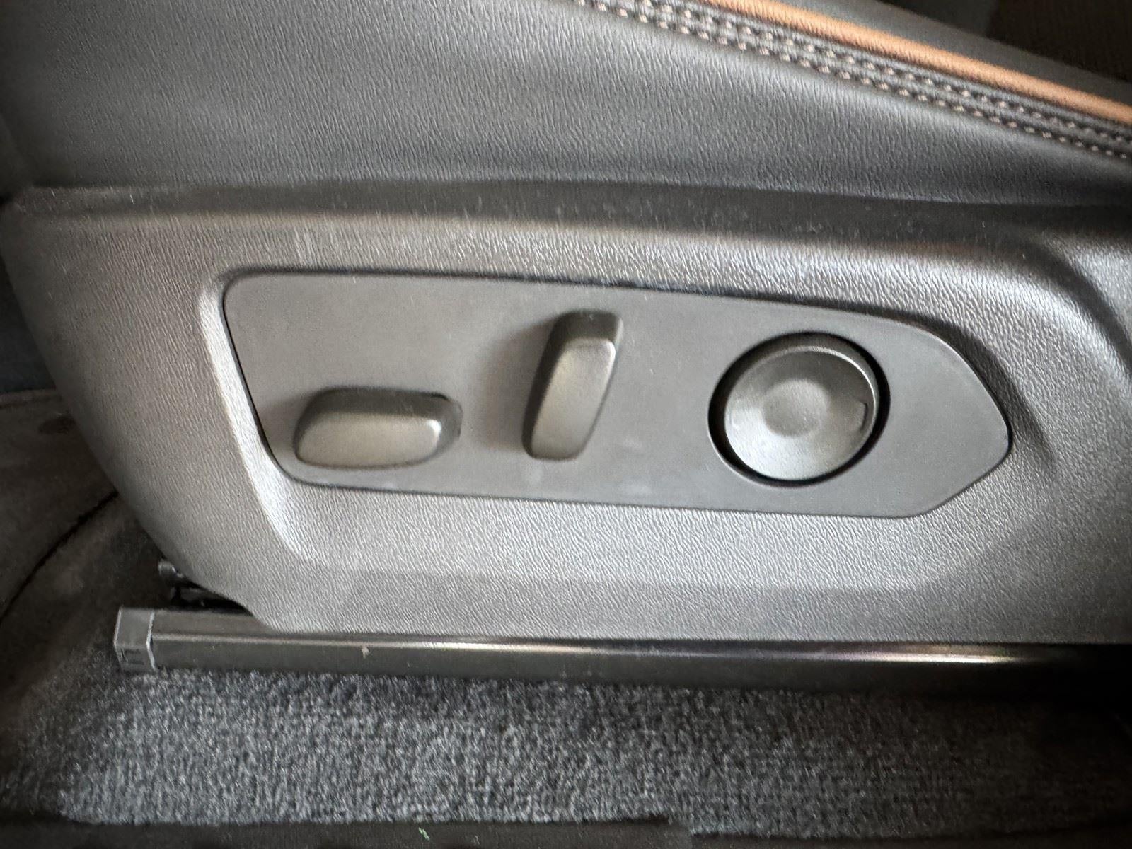 2025 GMC Canyon 4WD AT4