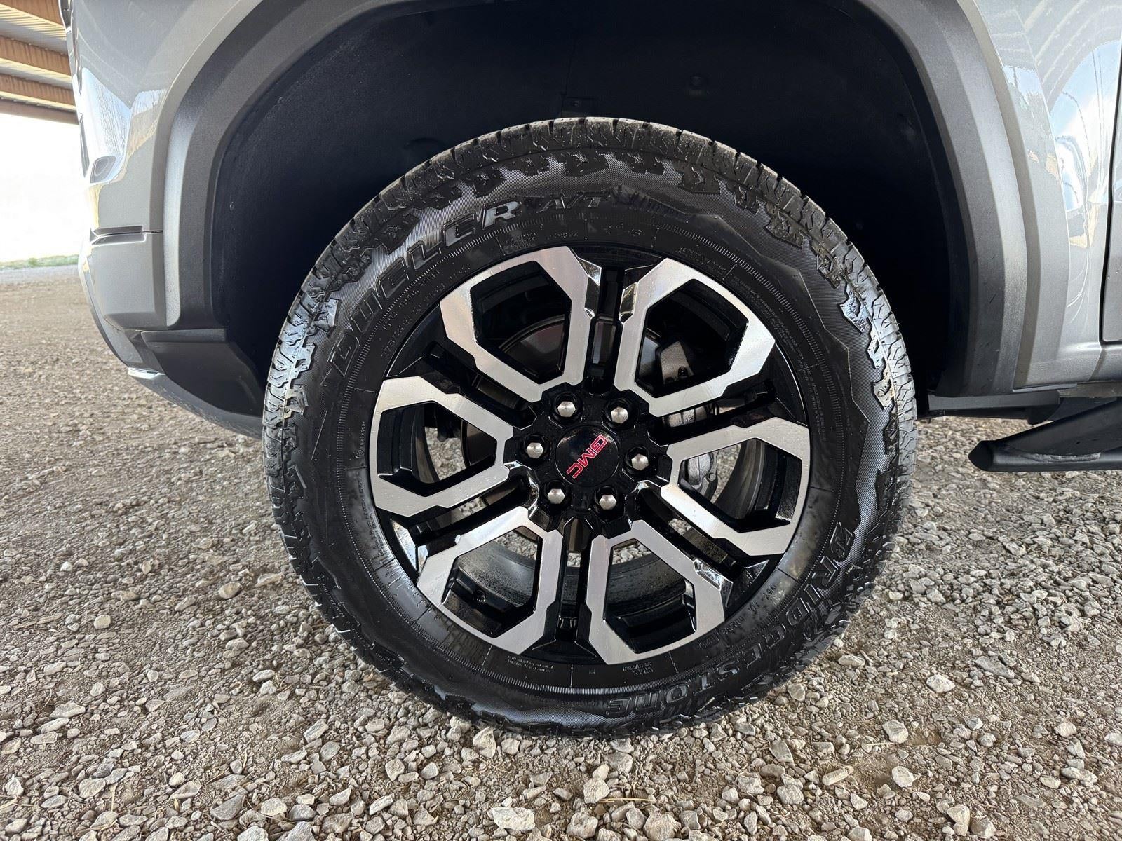 2025 GMC Canyon 4WD AT4