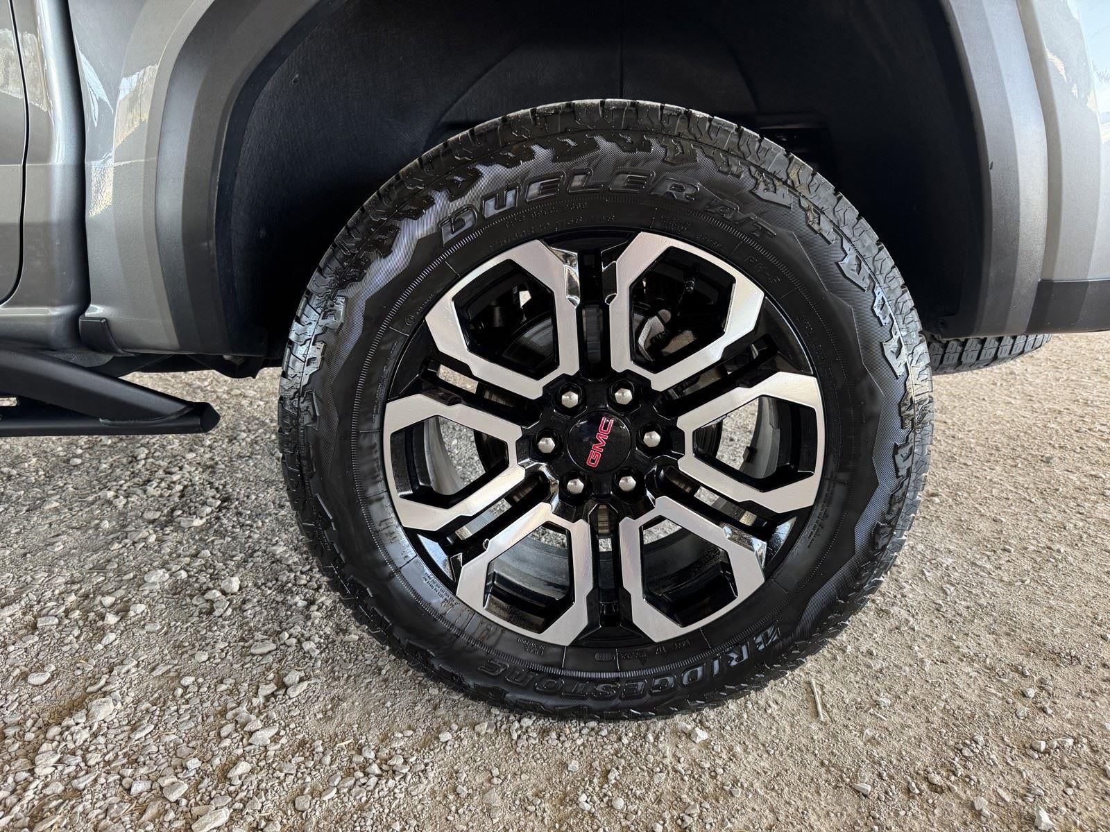 2025 GMC Canyon 4WD AT4