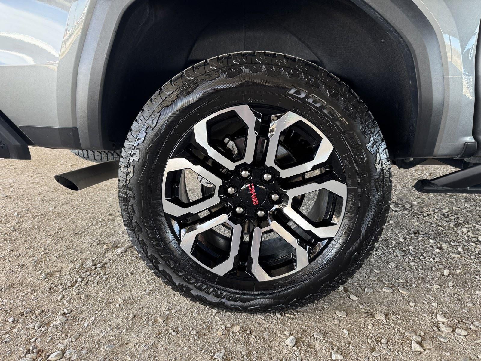 2025 GMC Canyon 4WD AT4