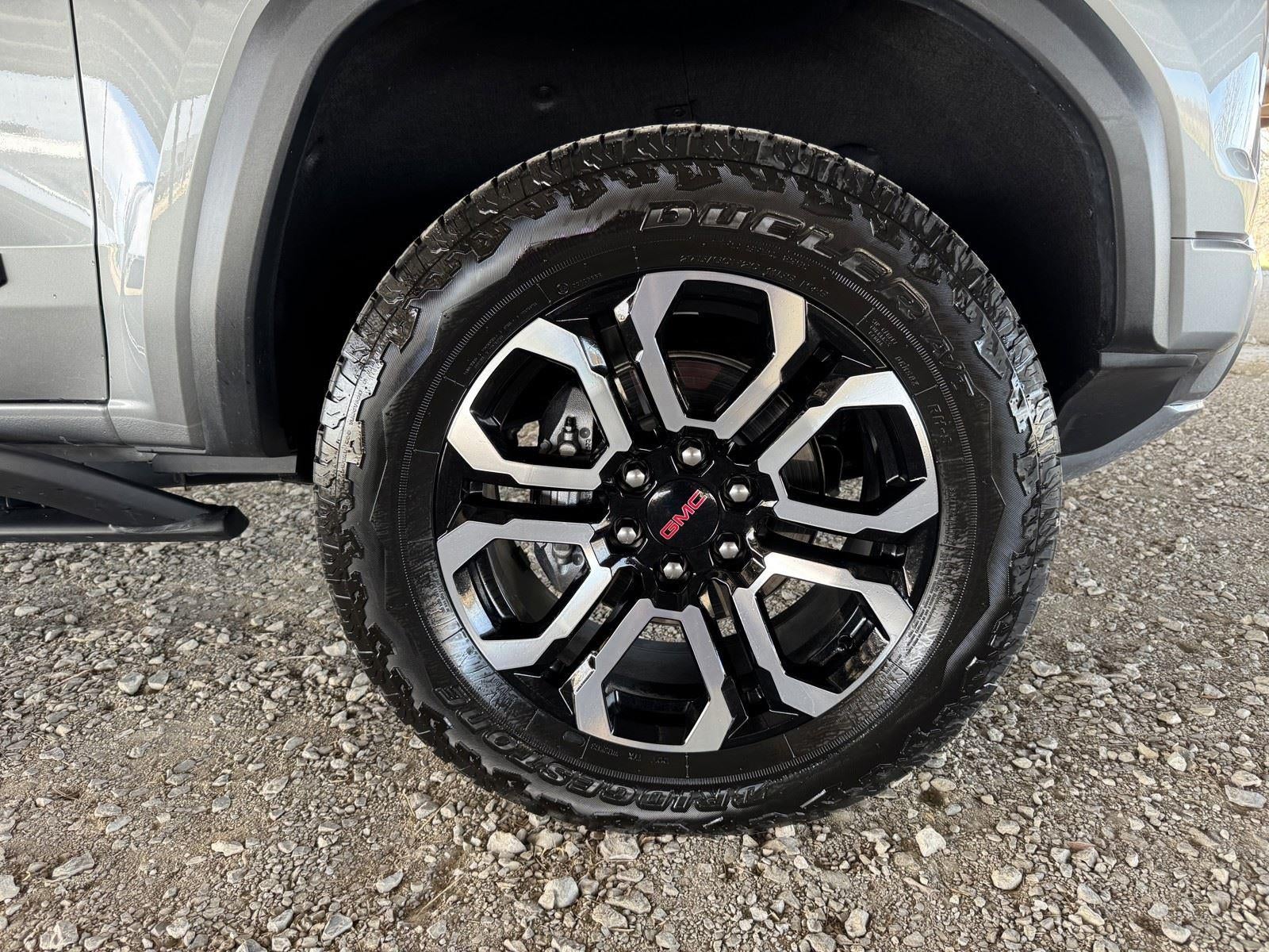 2025 GMC Canyon 4WD AT4