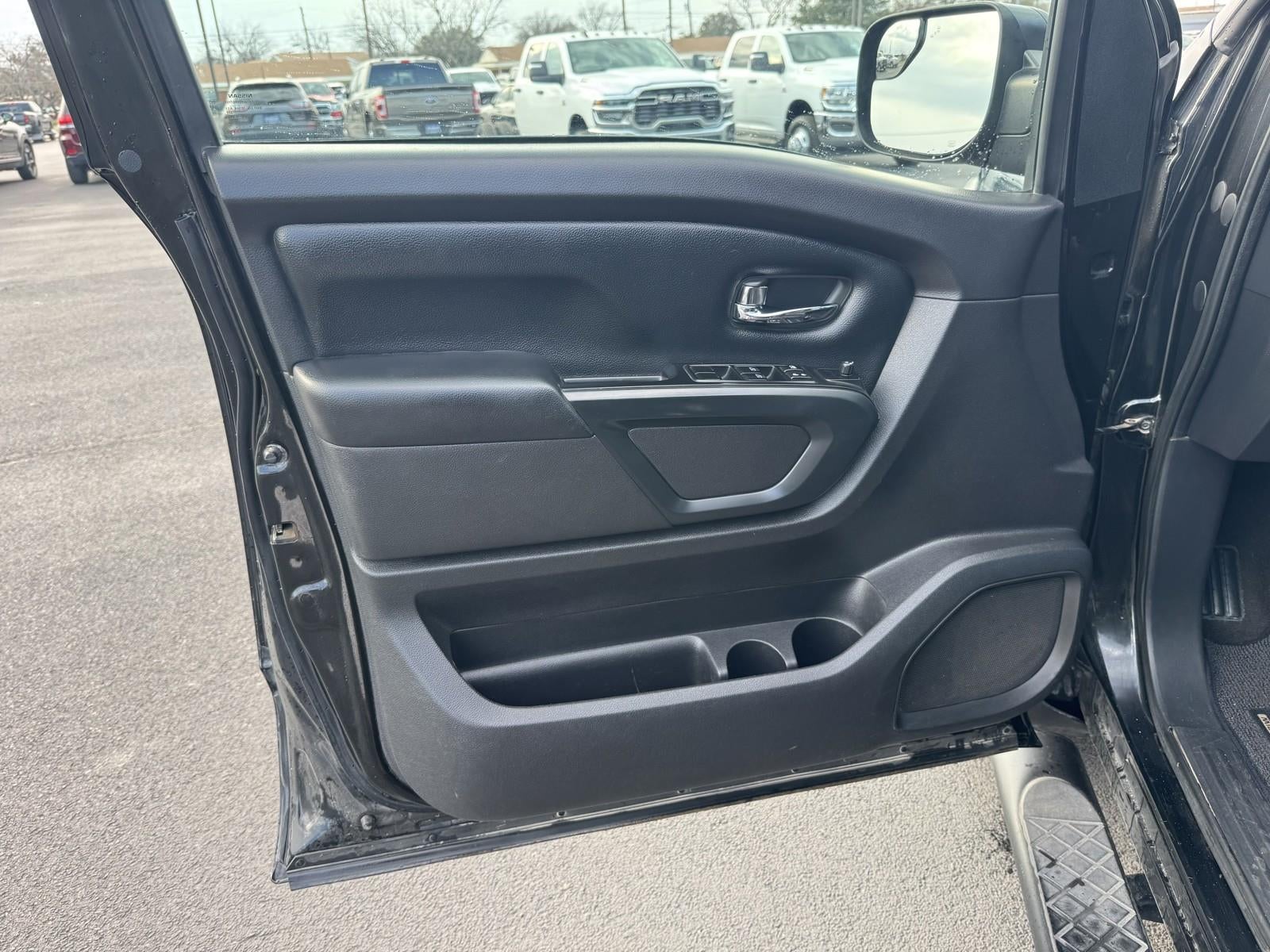 2019 Nissan Titan SV