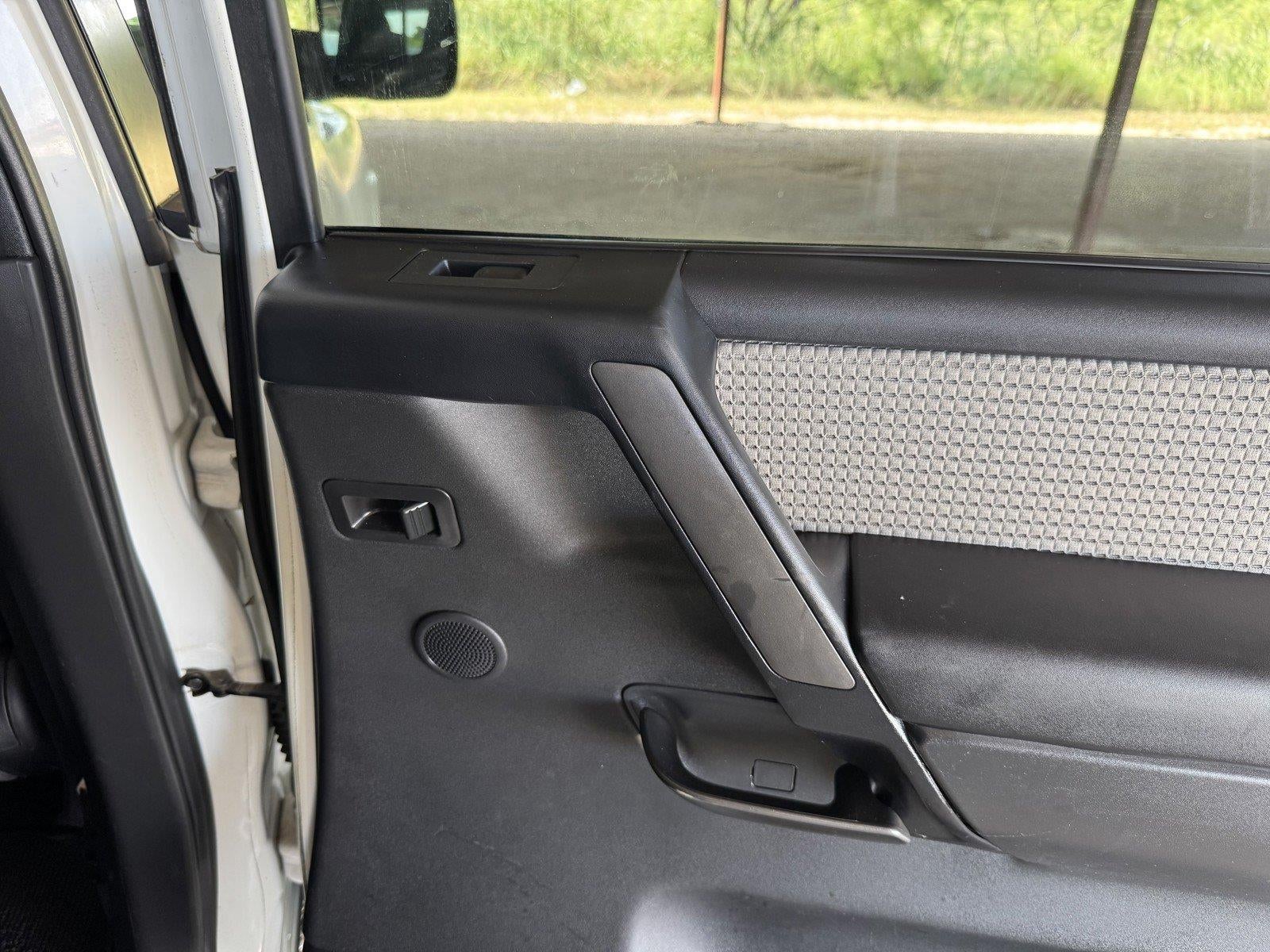 2012 Nissan Titan SV