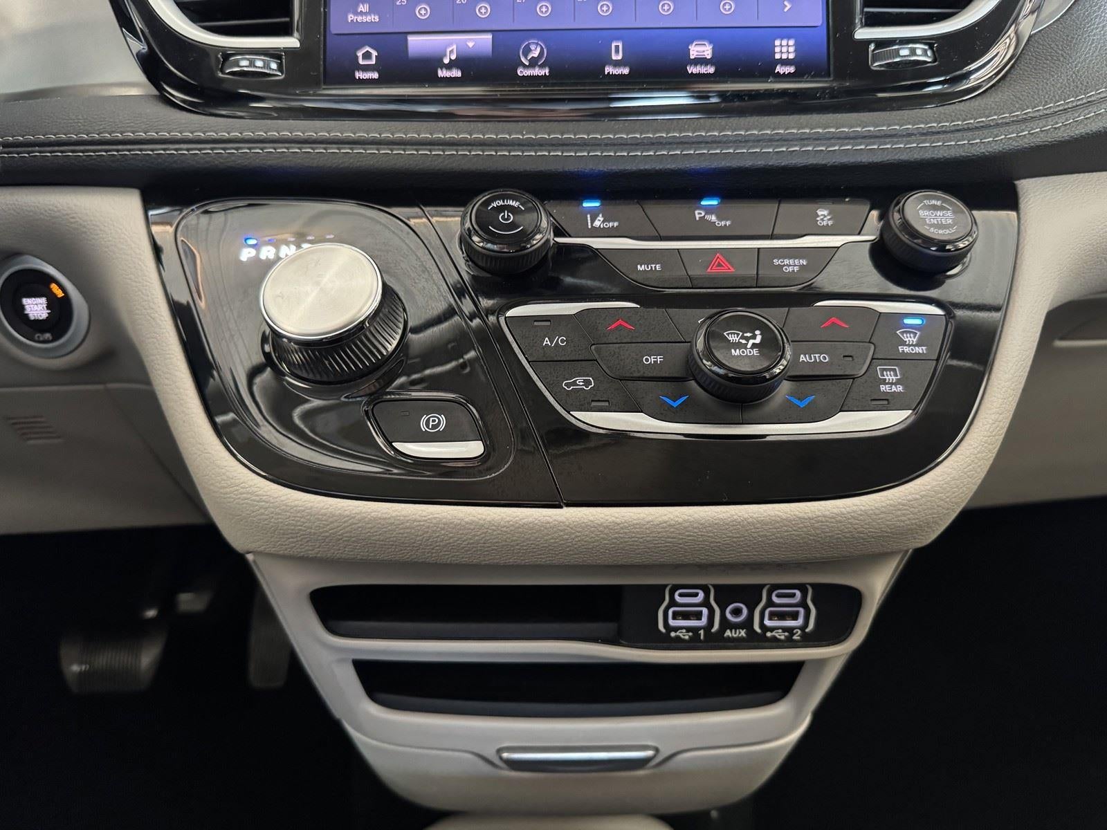 2023 Chrysler Pacifica Hybrid Touring L