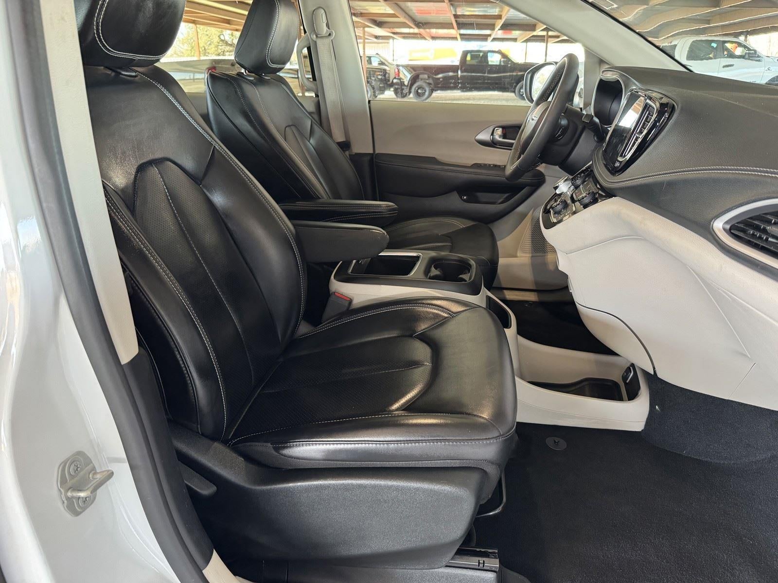 2023 Chrysler Pacifica Hybrid Touring L