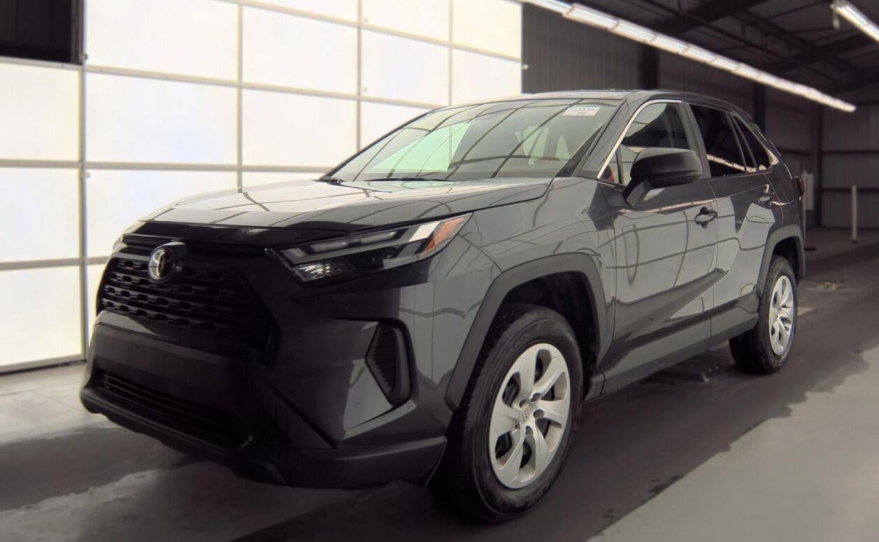 2025 Toyota RAV4 LE