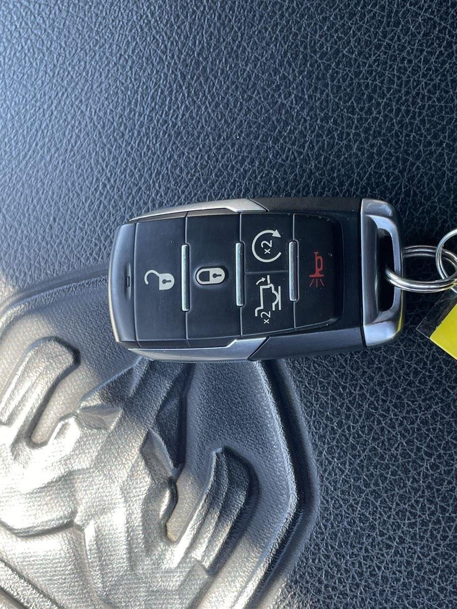 2020 RAM 1500 LARAMIE 4X2 CREW CAB 5'7