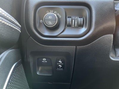 2020 RAM 1500 LARAMIE 4X2 CREW CAB 5'7