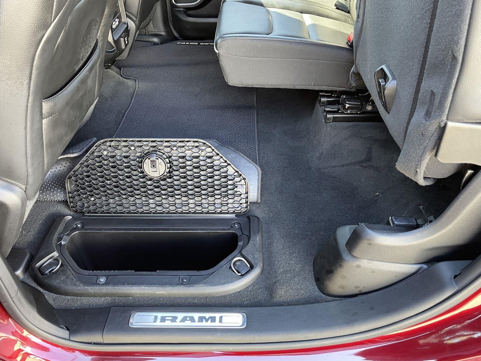 2020 RAM 1500 LARAMIE 4X2 CREW CAB 5'7