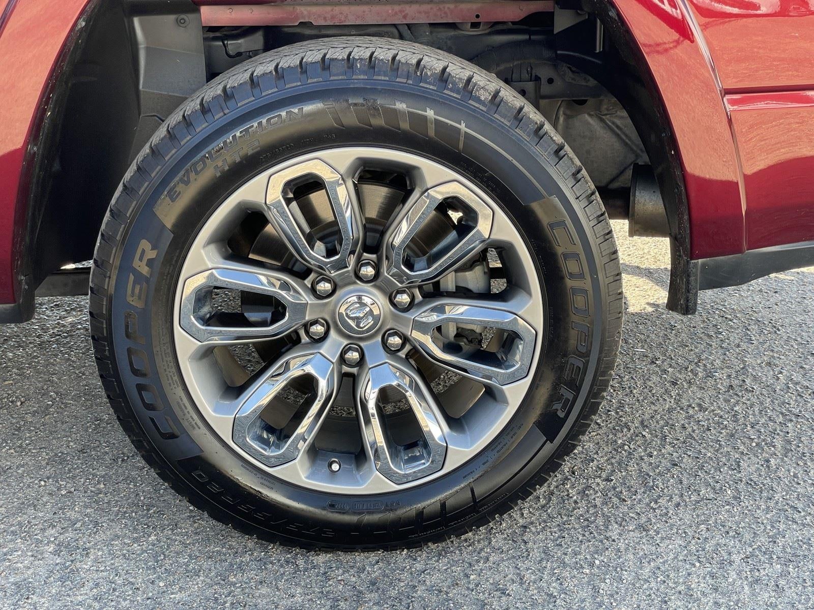 2020 RAM 1500 LARAMIE 4X2 CREW CAB 5'7