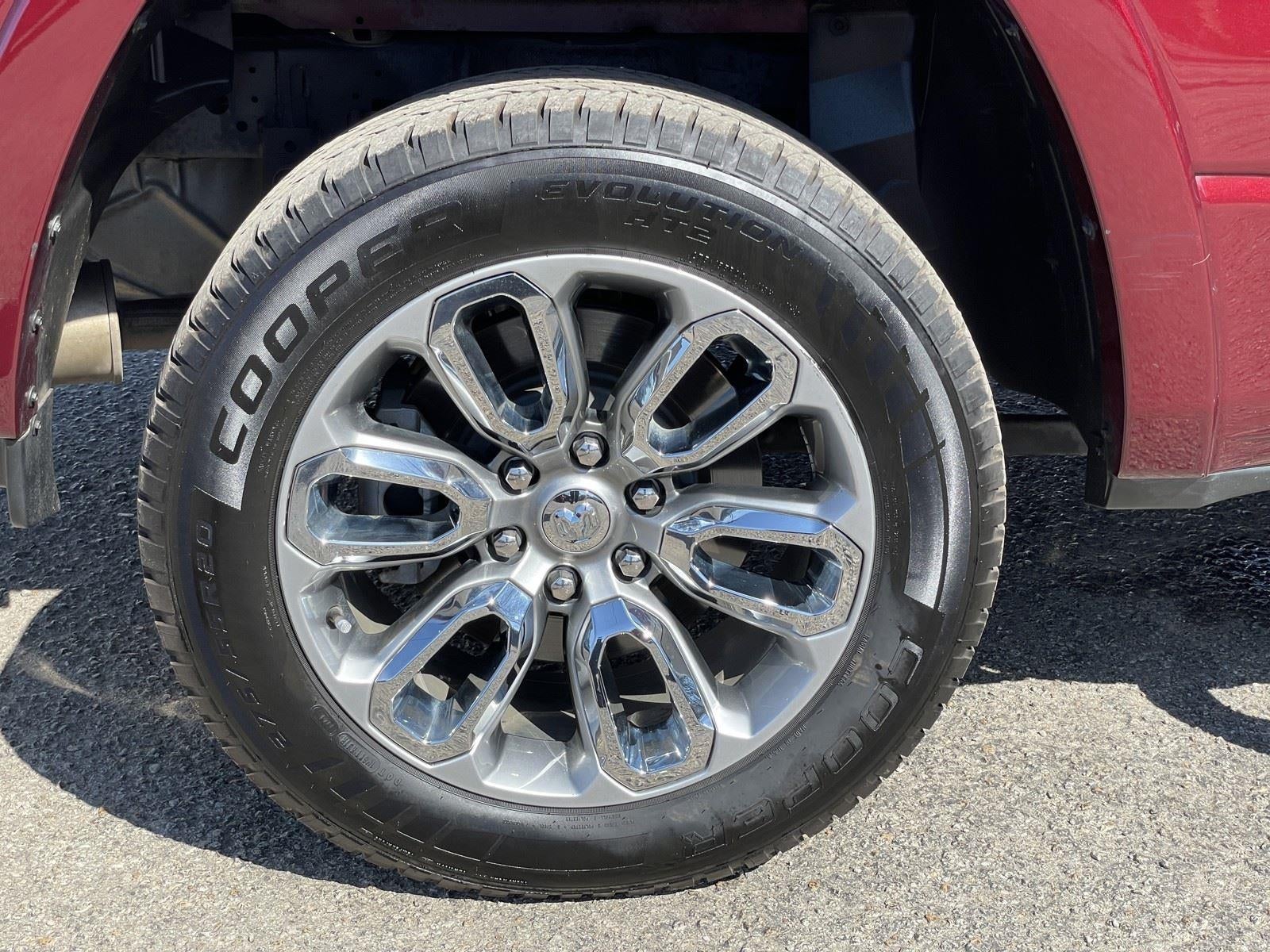 2020 RAM 1500 LARAMIE 4X2 CREW CAB 5'7