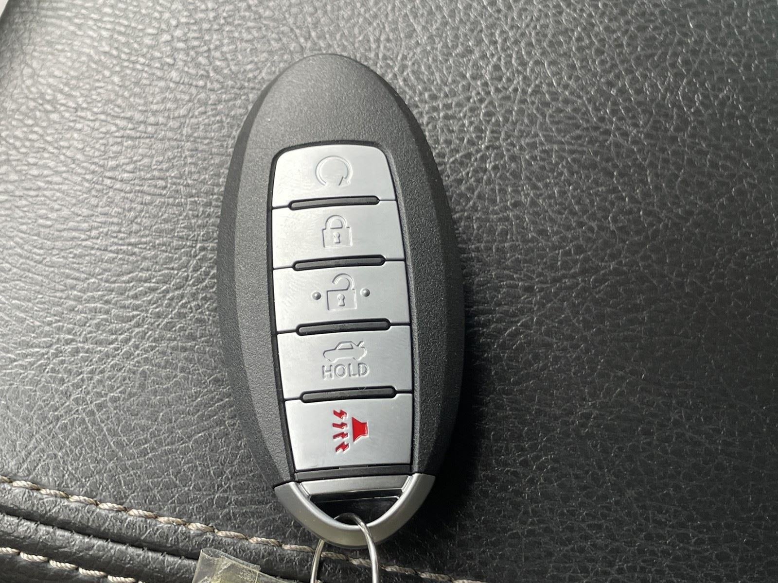 2022 Nissan Maxima SV