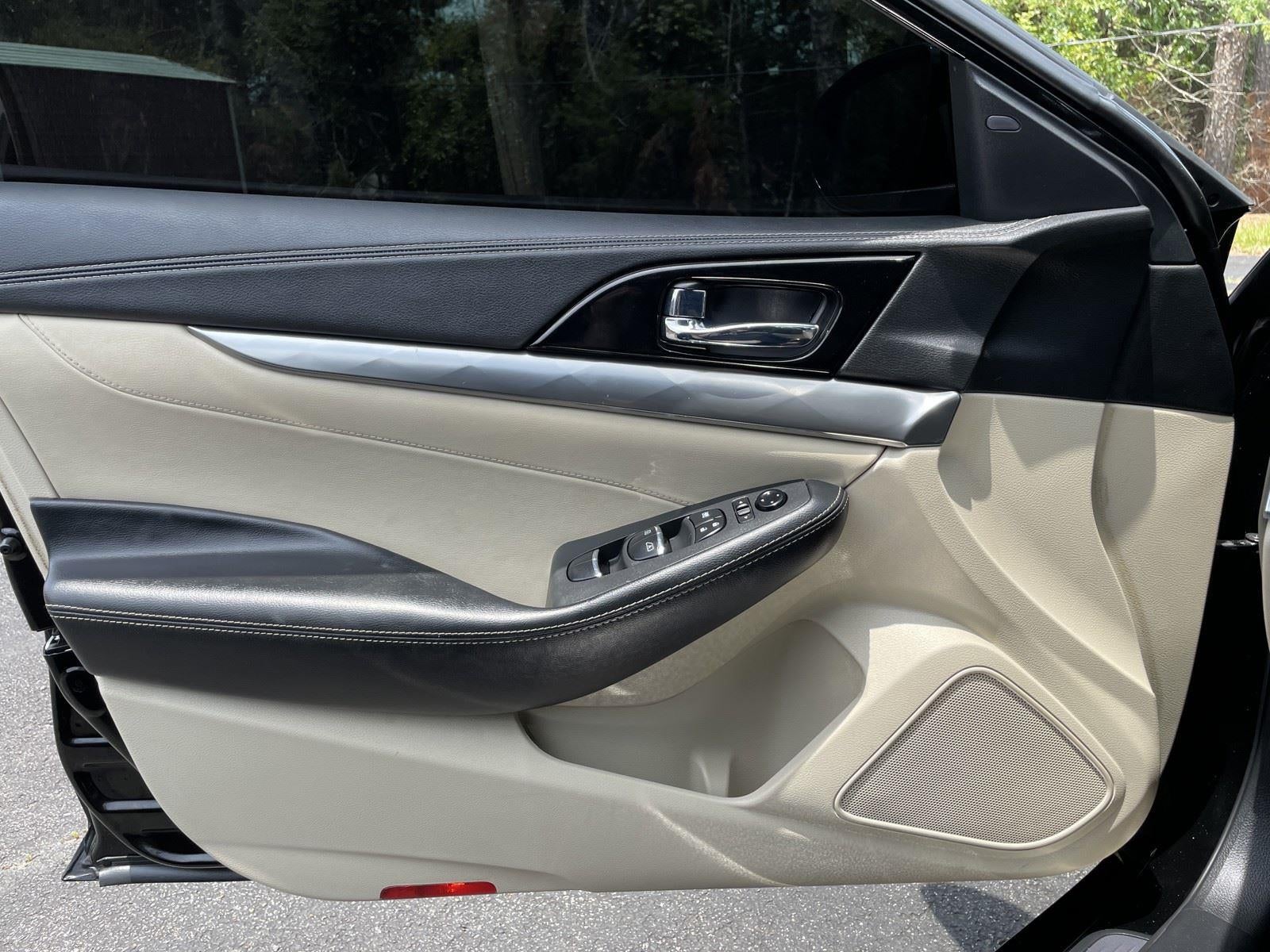 2022 Nissan Maxima SV