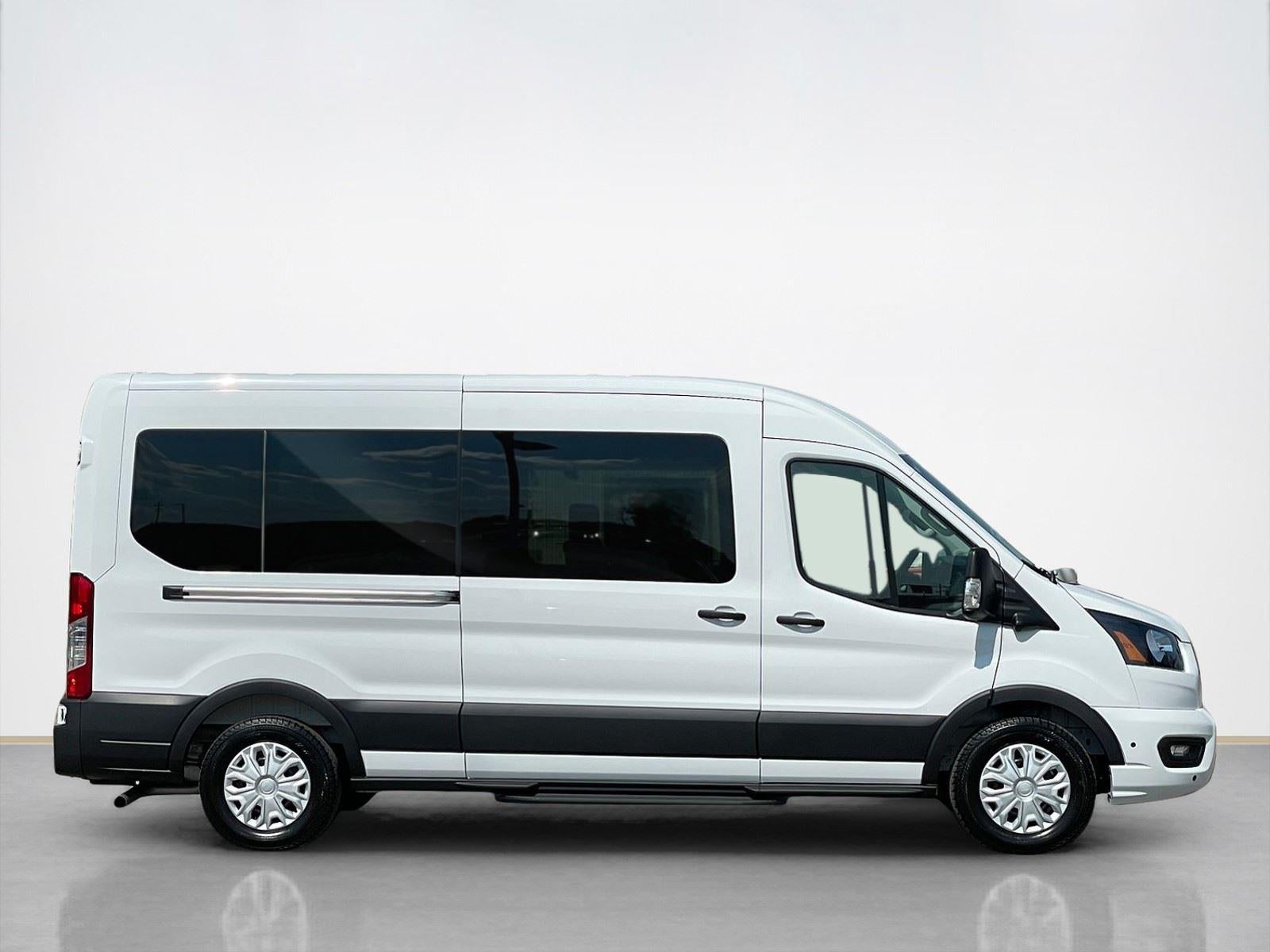 2025 Ford Transit Passenger Wagon XLT