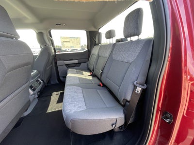 2027 Ford Super Duty F-350 SRW XLT