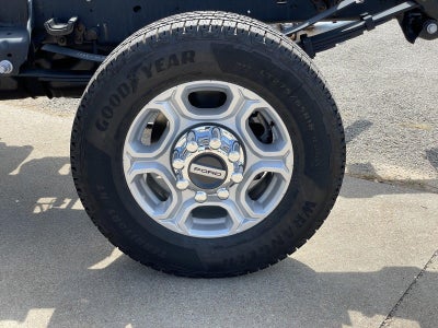 2027 Ford Super Duty F-350 SRW XLT