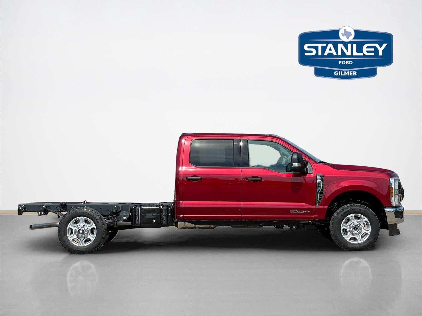 2027 Ford Super Duty F-350 SRW XLT