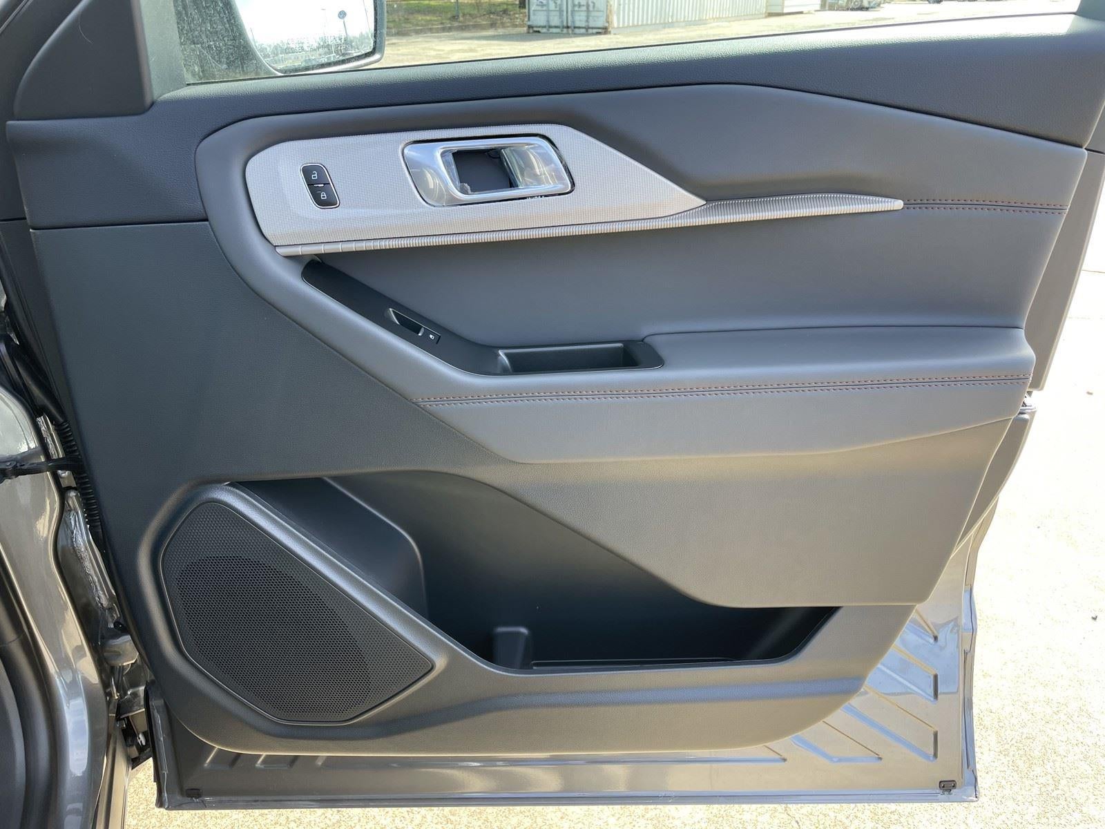 2026 Ford Explorer Active w/100A Pkg