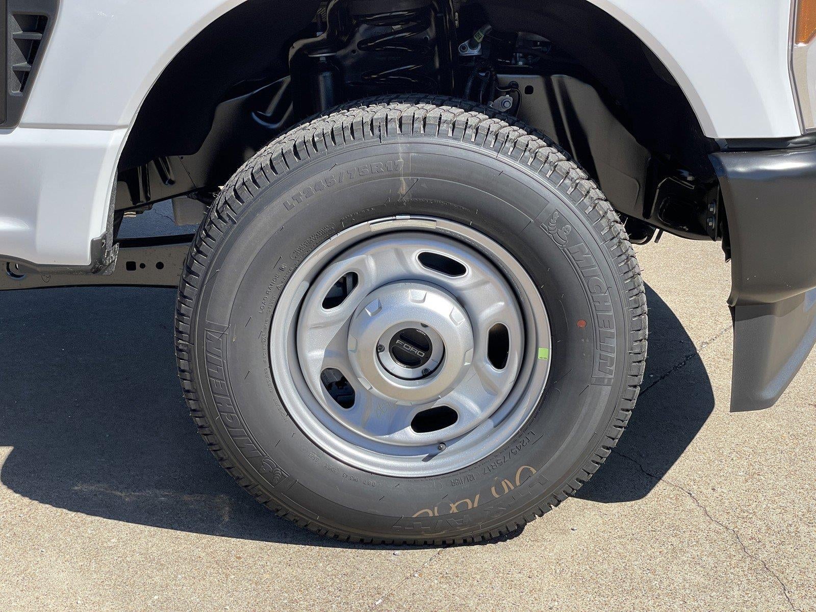 2027 Ford Super Duty F-250 SRW XL