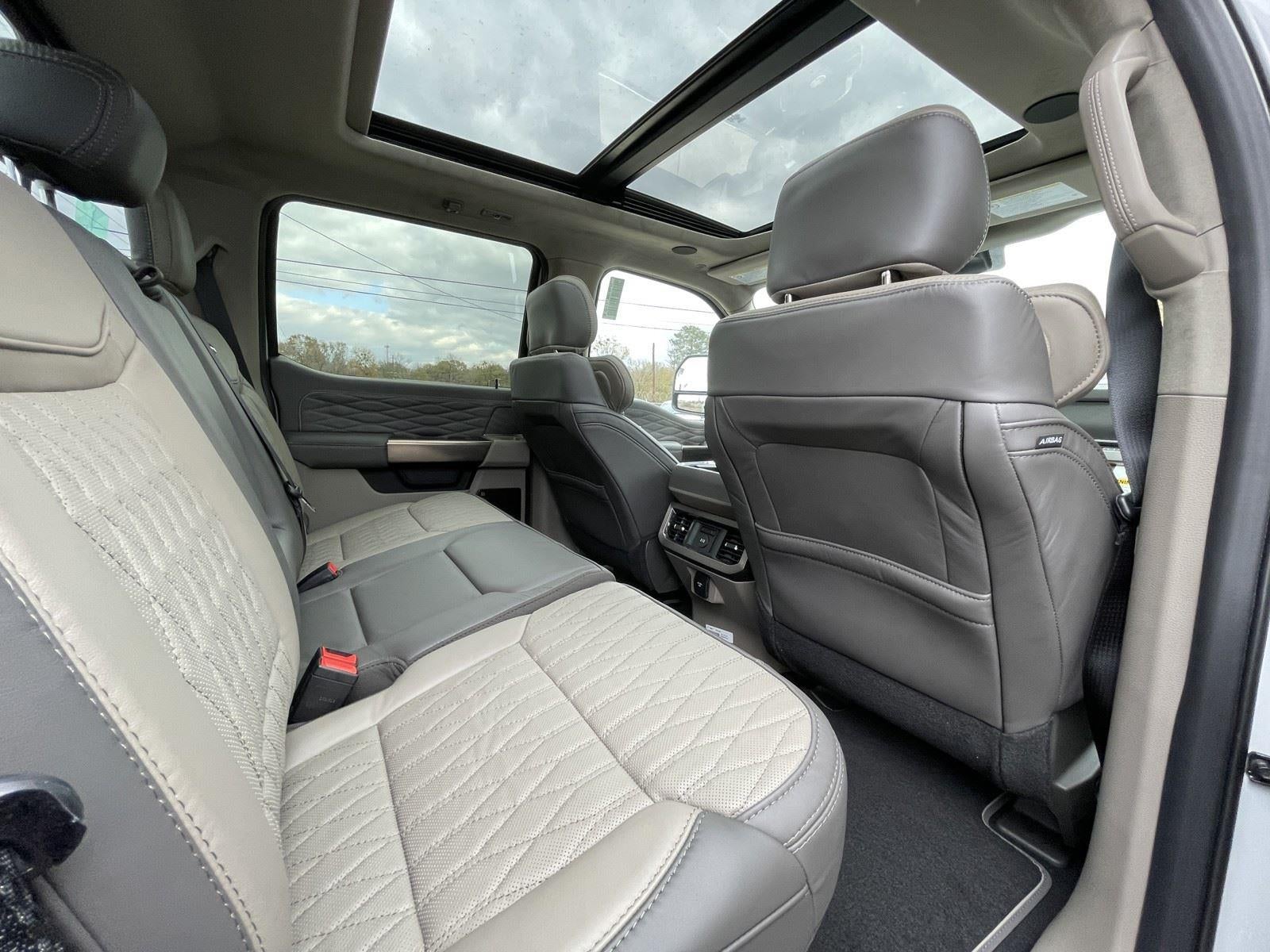 2026 Ford Super Duty F-250 SRW Platinum