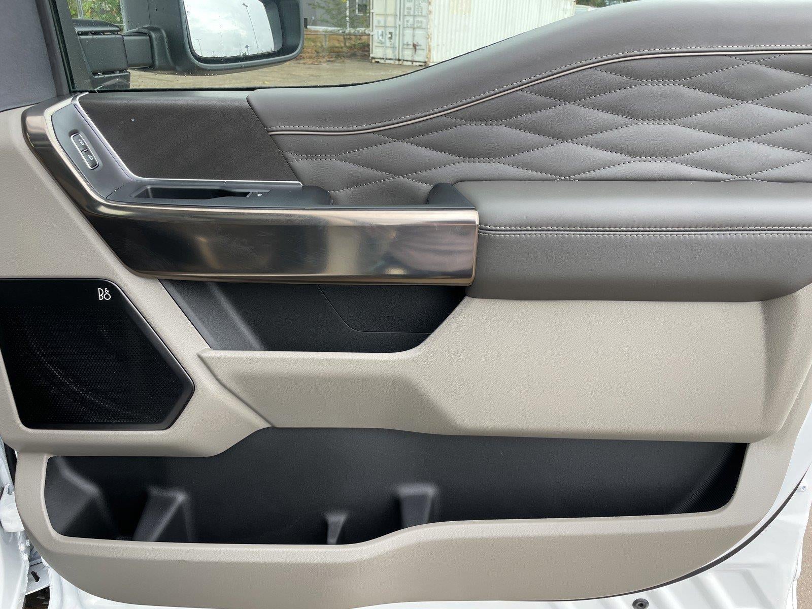 2027 Ford Super Duty F-250 SRW Platinum