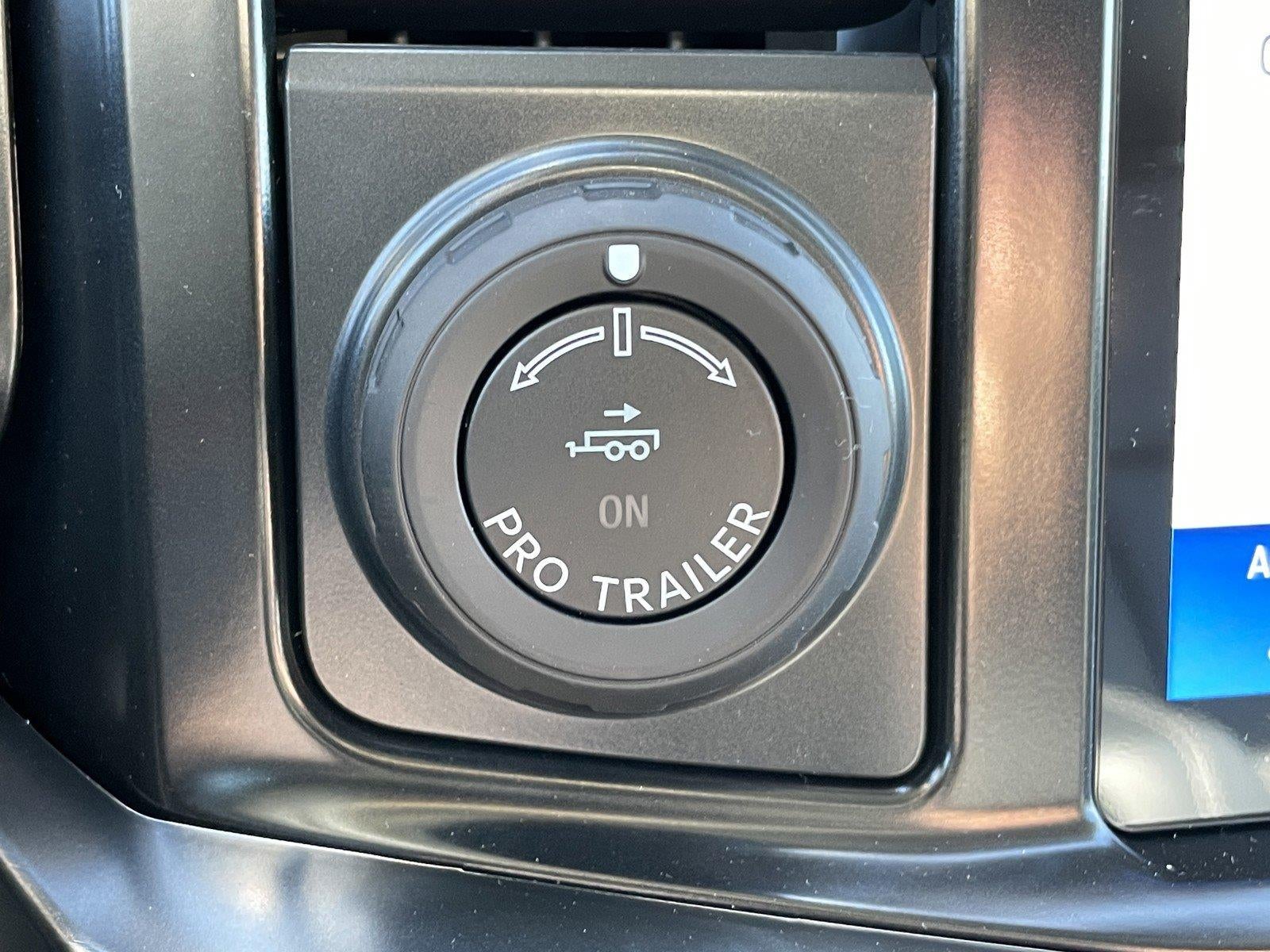2027 Ford Super Duty F-350 DRW LARIAT