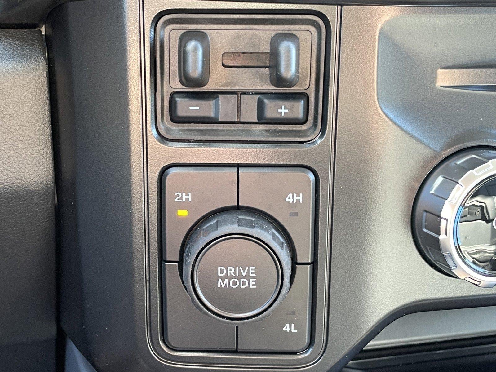 2027 Ford Super Duty F-350 DRW LARIAT