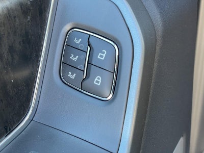 2027 Ford Super Duty F-350 DRW LARIAT