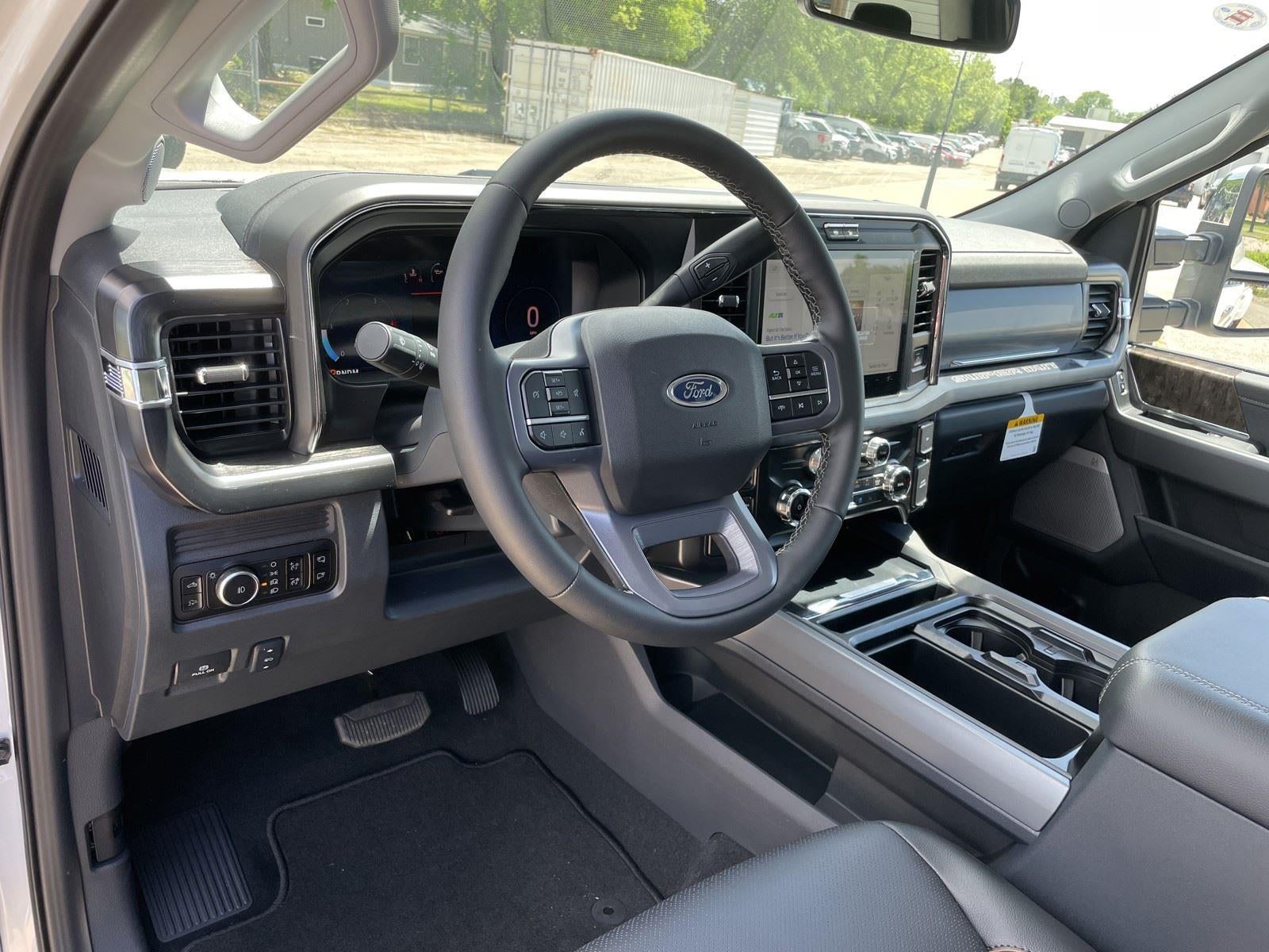 2026 Ford Super Duty F-350 DRW LARIAT