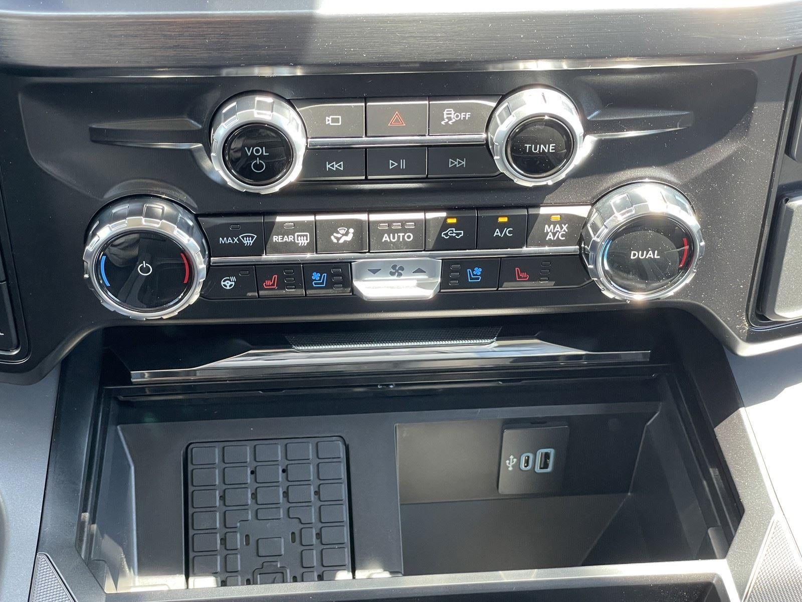 2026 Ford Super Duty F-350 DRW LARIAT