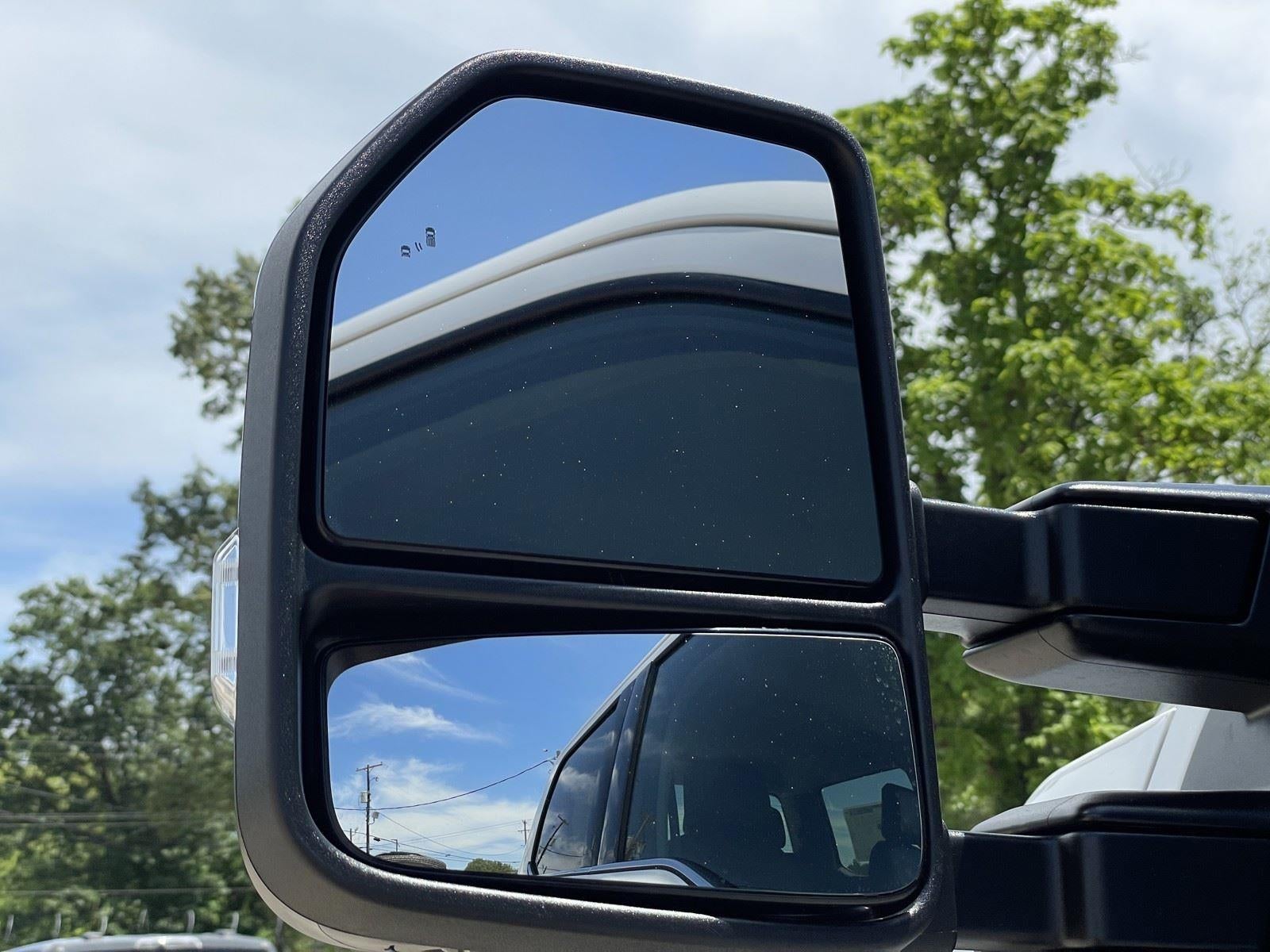2026 Ford Super Duty F-350 DRW LARIAT