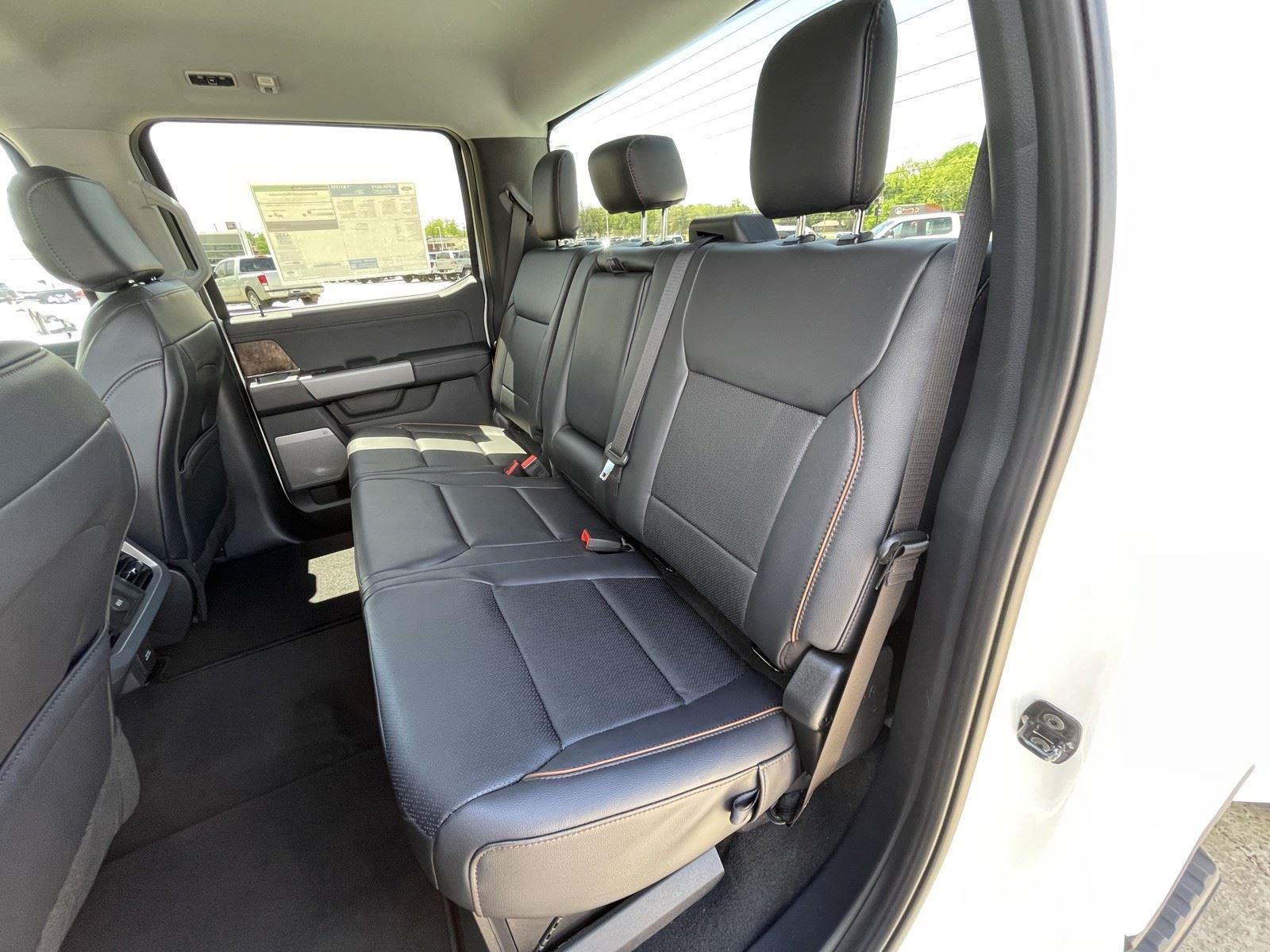 2026 Ford Super Duty F-350 DRW LARIAT
