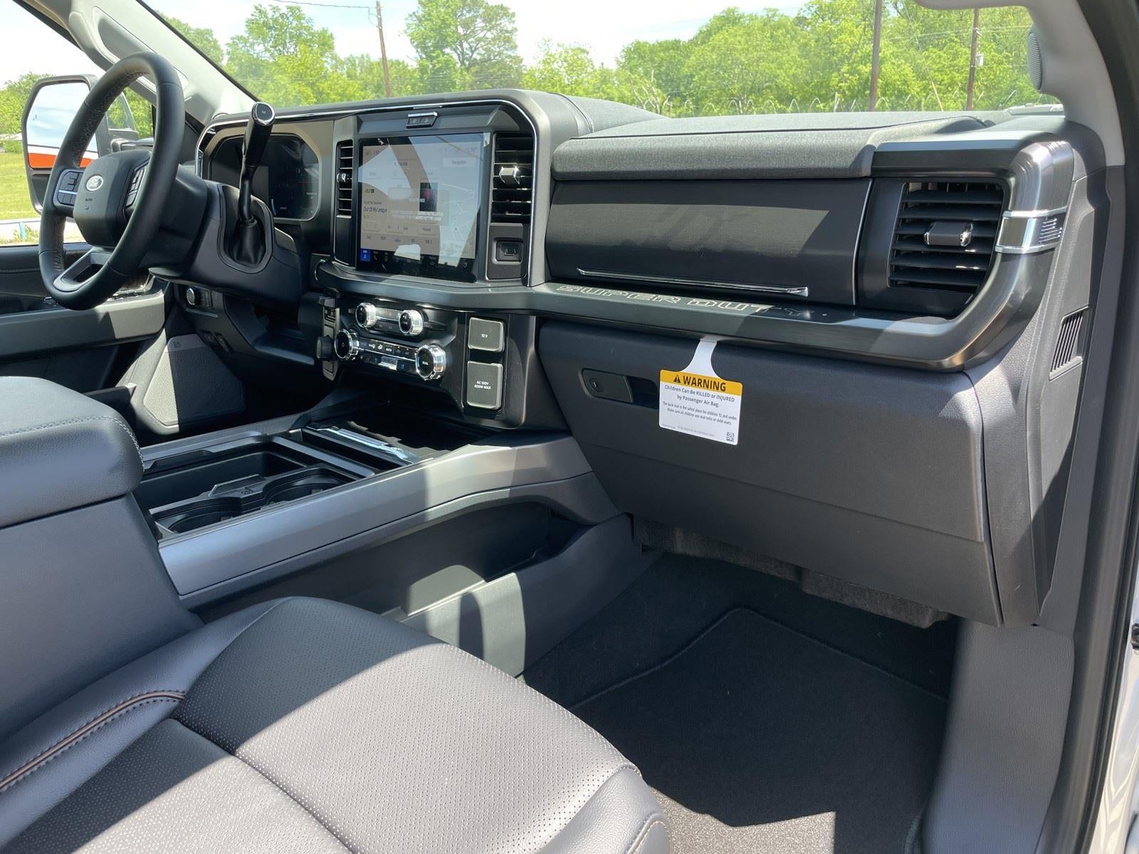 2026 Ford Super Duty F-350 DRW LARIAT