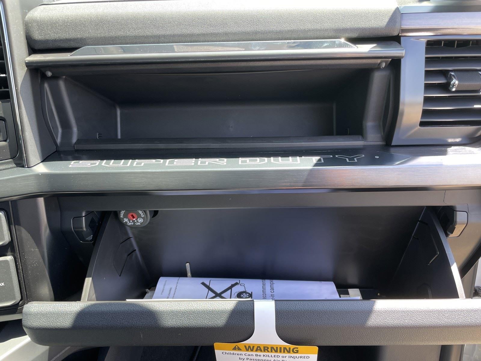 2026 Ford Super Duty F-350 DRW LARIAT