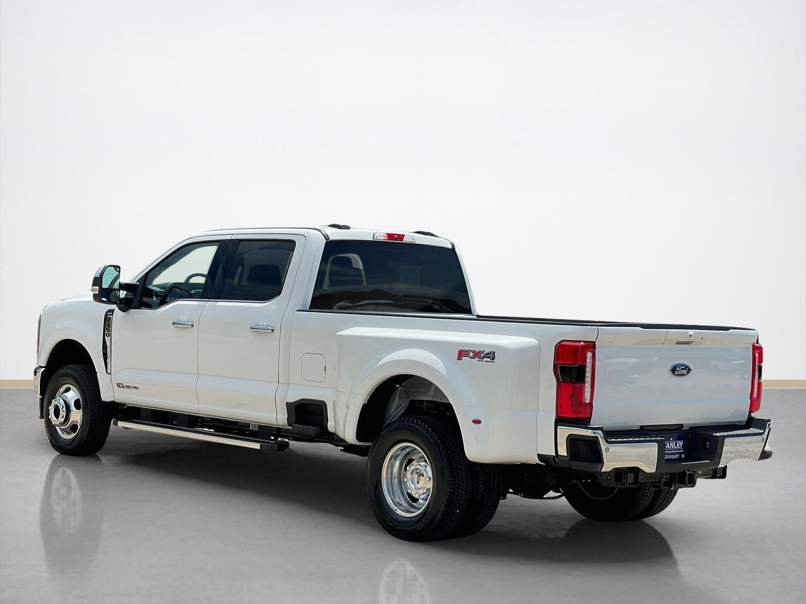 2026 Ford Super Duty F-350 DRW LARIAT