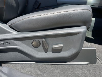 2026 Ford Super Duty F-350 DRW LARIAT