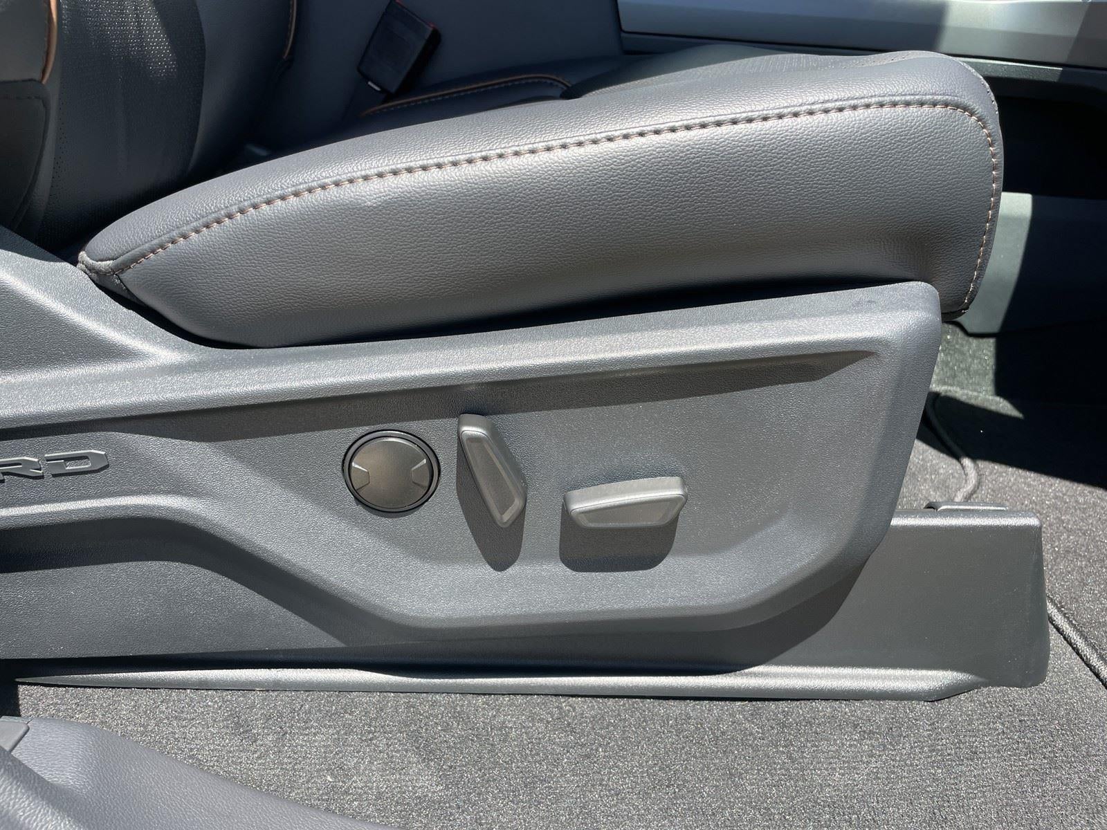 2026 Ford Super Duty F-350 DRW LARIAT