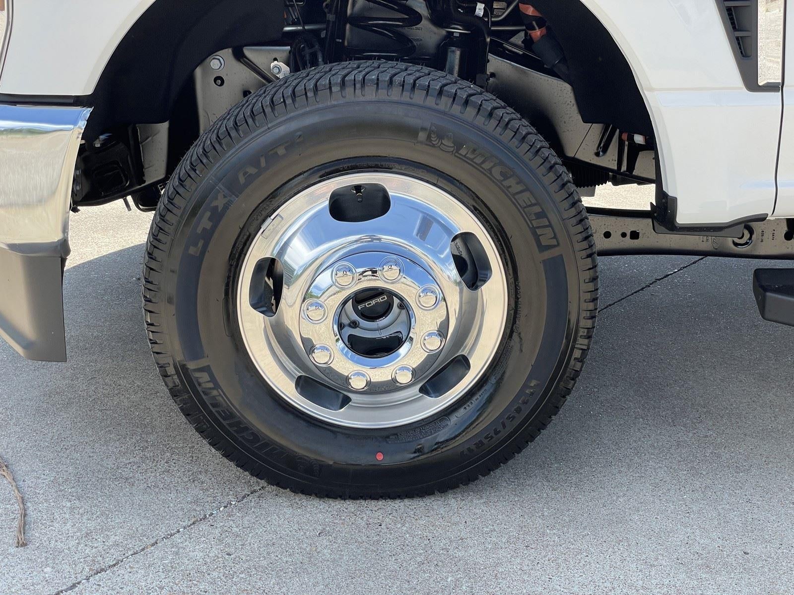 2026 Ford Super Duty F-350 DRW LARIAT