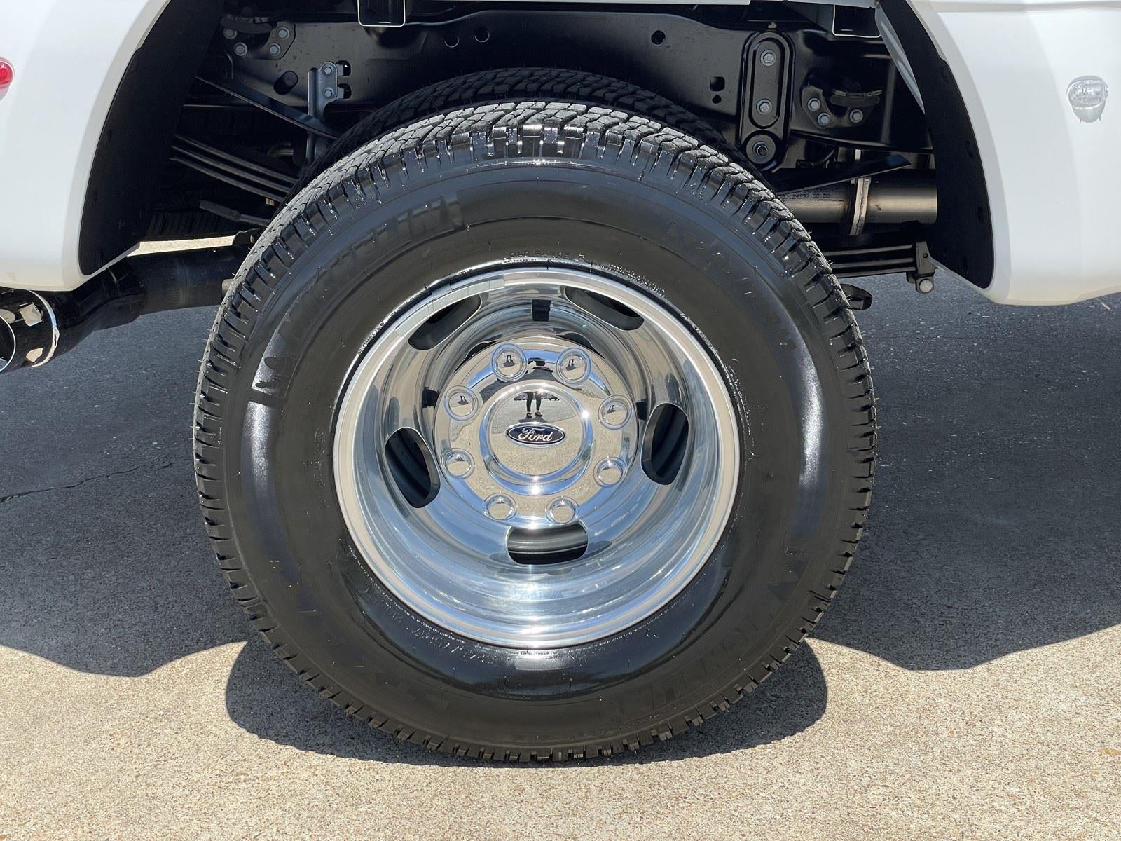 2026 Ford Super Duty F-350 DRW LARIAT