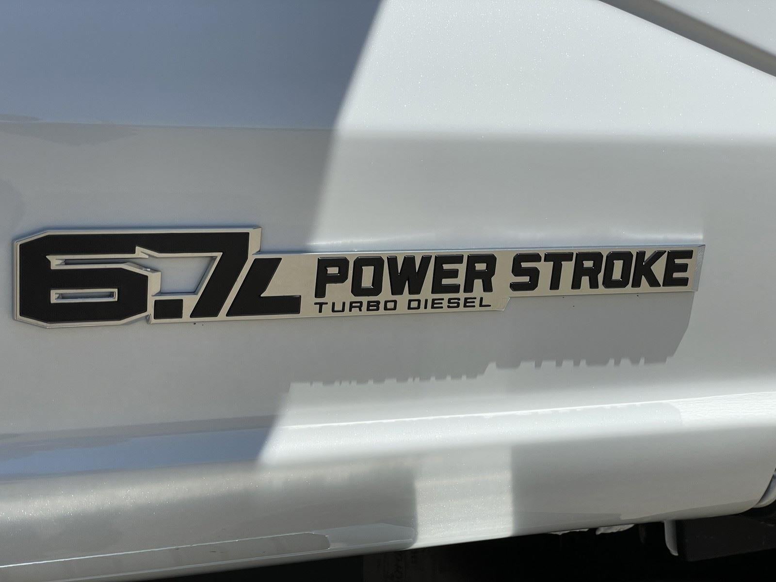 2026 Ford Super Duty F-350 DRW LARIAT