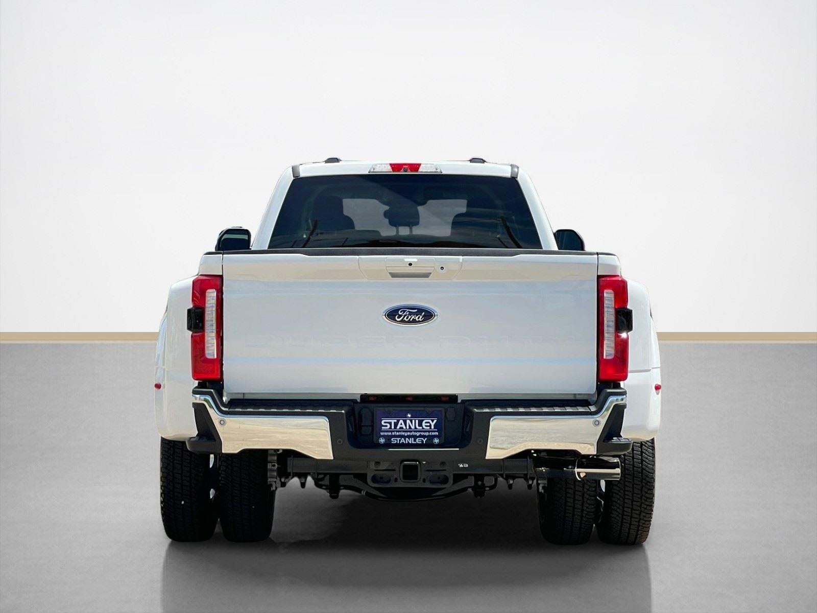 2026 Ford Super Duty F-350 DRW LARIAT