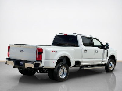 2026 Ford Super Duty F-350 DRW LARIAT