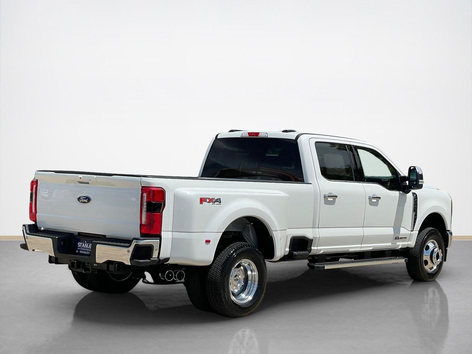 2026 Ford Super Duty F-350 DRW LARIAT